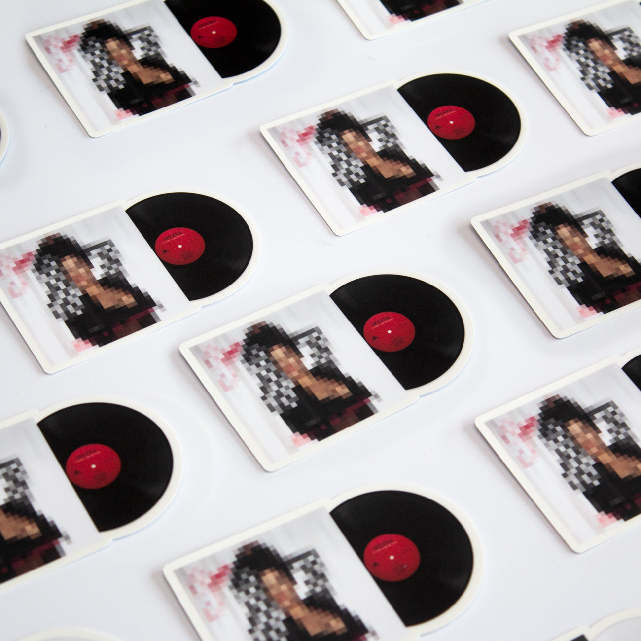 Entre A Mi Mundo Vinyl Sticker